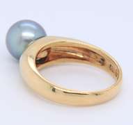 Elegant Yellow Gold Black Pearl Ring