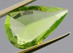 High fire! 3.81ct top apple green untreated Peridot pear