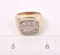 Marvelous Men's Approx. 1.10CTW Diamond Ring in 14K Yellow Gold