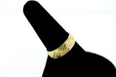 14 KT YELLOW GOLD WEDDING BAND