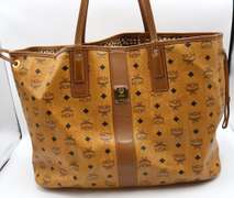 MCM Liz Reversable Medium Tote w Zipper Pouch