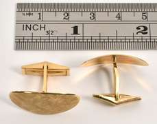 Tasteful Pair of Gold Cufflinks