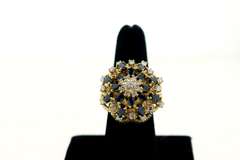 LADIES 18 KT DIAMOND AND SAPPHIRES PYRAMIDE RING.