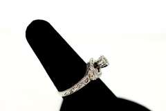 LADIES 14 KT WHITE GOLD DIAMOND RING