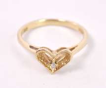 Romantic Heart Ring in Yellow Gold