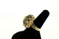 LADIES 18 KT DIAMOND AND SAPPHIRES PYRAMIDE RING.