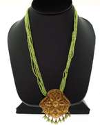 Gorgeous 22kt Gold Green Bead Necklace & Earring Set