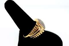 MENS 10 KT YELLOW GOLD DIAMOND RING