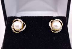 Precious Pearl and Diamond Earrings in 14K Yellow Gold