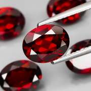 Set of 5 top red VS Garnets weighing 10.59 carats