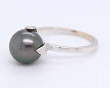 Simple 14kt WG Akoya Pearl Leaf Ring
