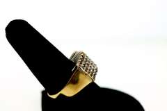 10kt Diamond Pyramid Band