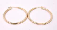 Elegant Hoop Earrings in 14K Yellow Gold