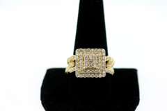 Exquisite Curb Chained 10k Gold Diamond Ring with Stepped Platforms