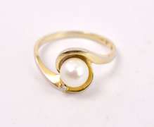 Precious Pearl Ring in 14K Yellow Gold