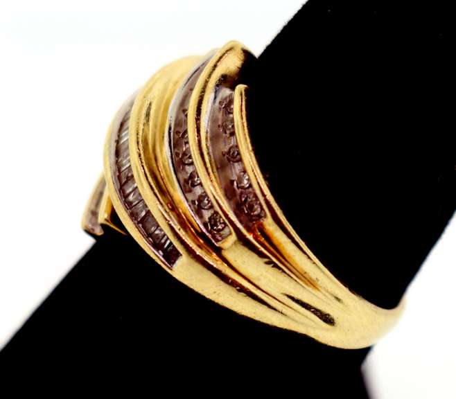 Contemporary 10k Gold Round and Baguette Channel Set Diamond Ring