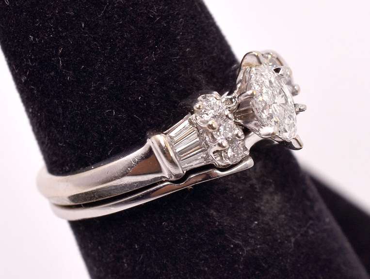 Marvelous Diamond Wedding Set in 14K White Gold