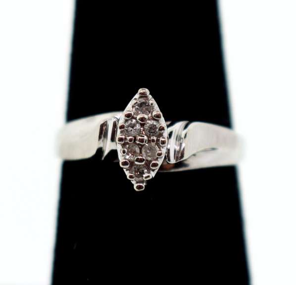 Cushioned 10k White Gold Diamond Cluster Ring