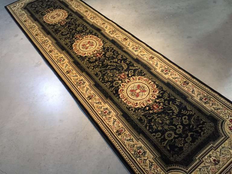FRENCH AUBUSSON DESIGN  RUNNER 11'