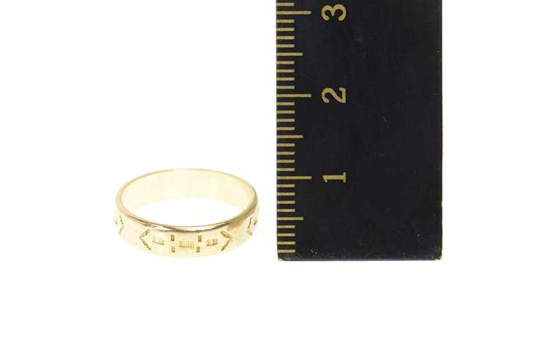 14K Yellow Gold Victorian Geometric Pattern Wedding Band Ring