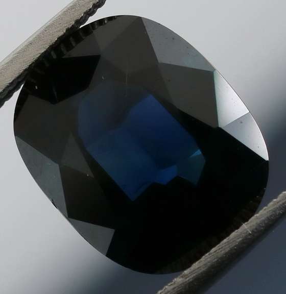 Investment sized 4.31ct certified Sapphire