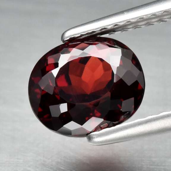 Ravishing 2.30ct VVS rich blood red Garnet