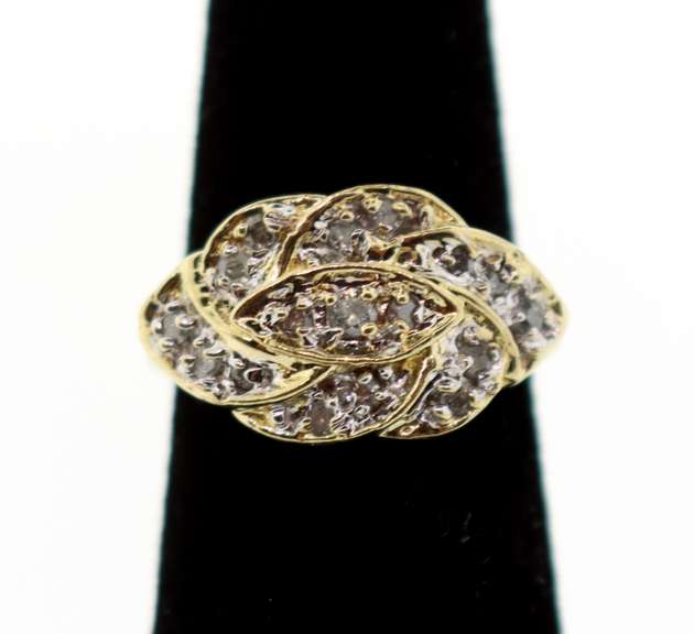 Overlapping Diamond Cluster 10k Gold Ring