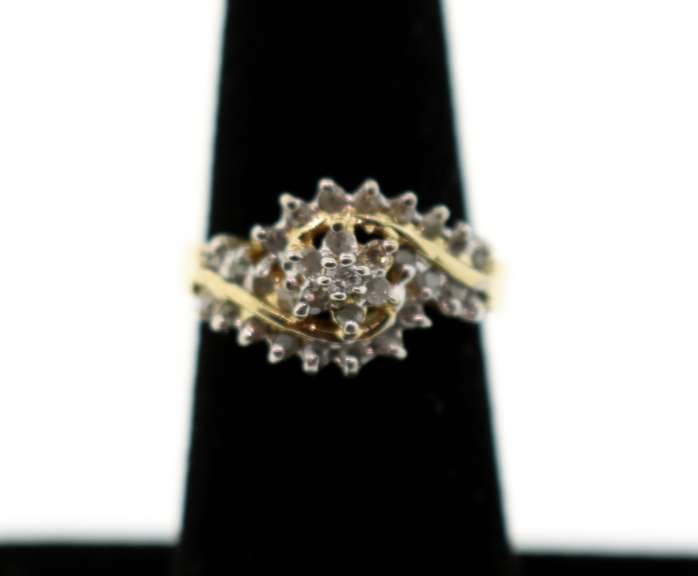 Coiling Diamond Halo Ring with 10k Gold