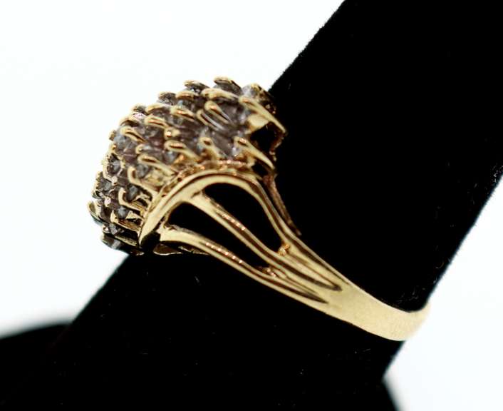 Modern Stepped Diamond Cluster Ring with 10k Gold