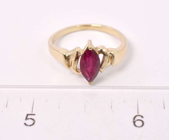 Marvelous Ruby Ring in 14K Yellow Gold
