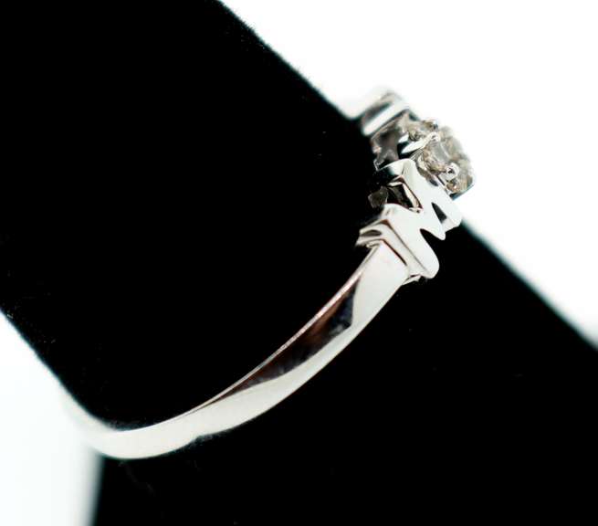 Phenominal M&M Sole Diamond Ring with 10k White Gold