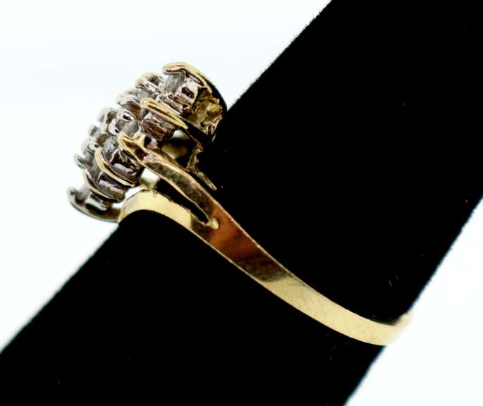 Stunning Diamond 10k Gold Band