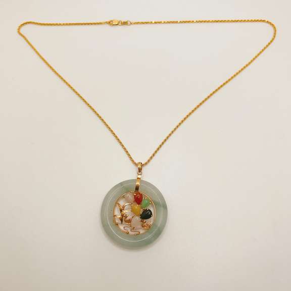 14kt Yellow Gold Jade Pendant Necklace