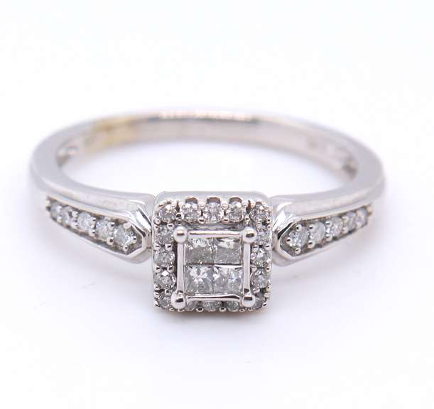 Dazzling White Gold Diamond Princess Cut Cluster Ring