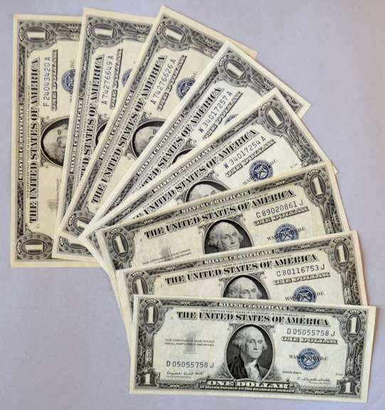  8 Unc  $1 Silver Certificates