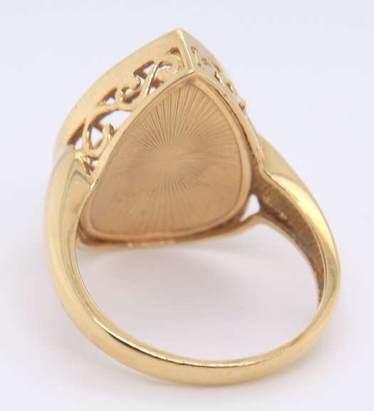 Attractive Yellow Gold Pear Shaped Ring
