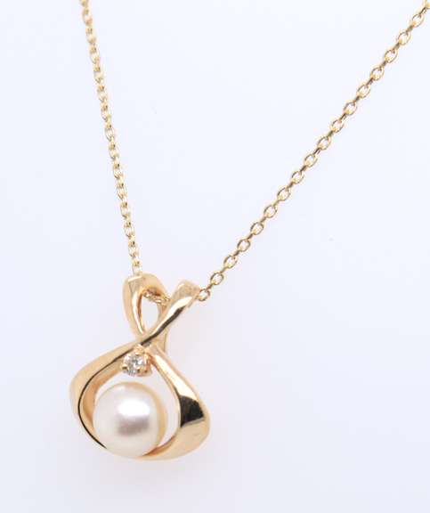 Fantastic Yellow Gold Pearl and Diamond Pendant on Chain