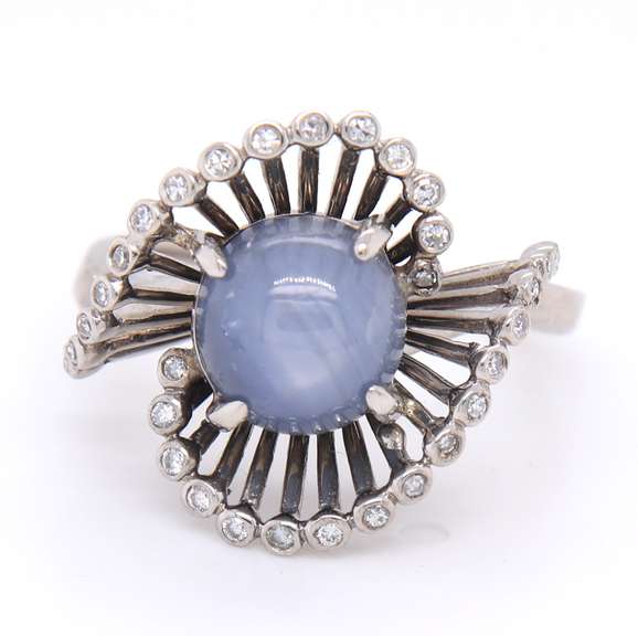 Wonderful White Gold Star Sapphire and Diamond Ring