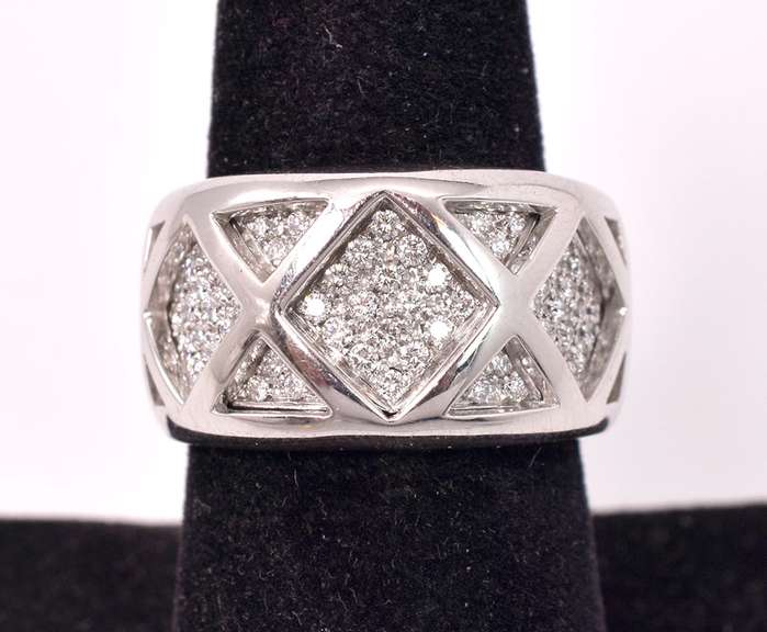 Pave Diamond Band Ring, 18KT