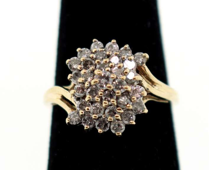 Diamond Swirl Cluster Ring with 10k Gold
