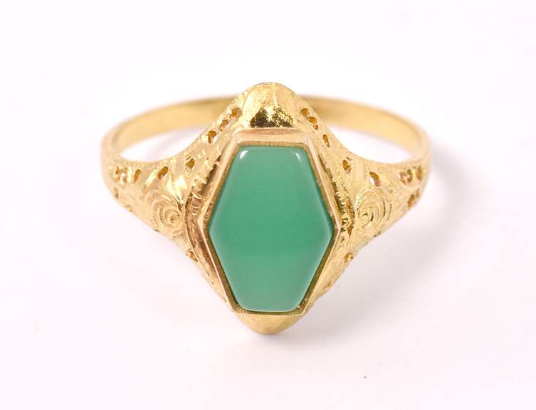Gorgeous Green Gemstone Ring in Yellow Gold