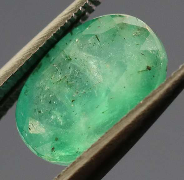 Fantastic color! 1.61ct vibrant green Colombian Emerald