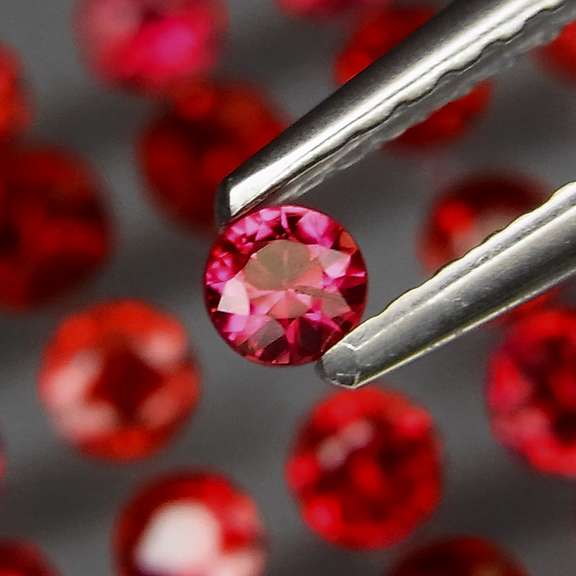 Untreated! 3.10ct set of red Sapphires!