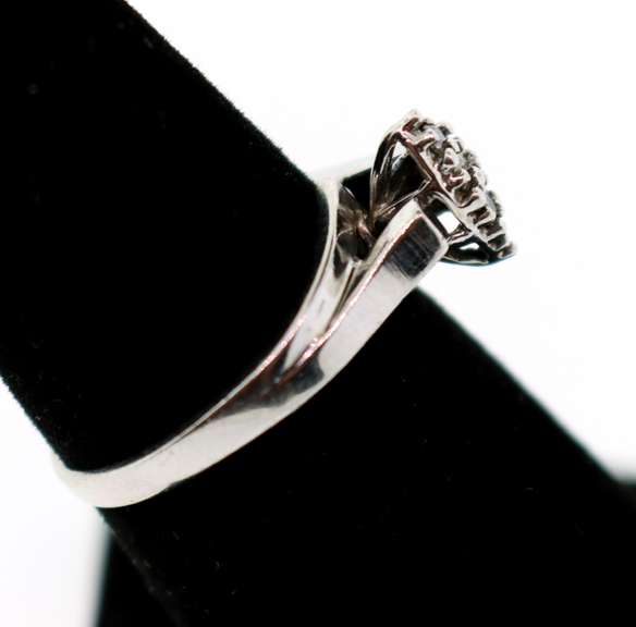 Desirable 10k White Gold Cluster Diamond Ring