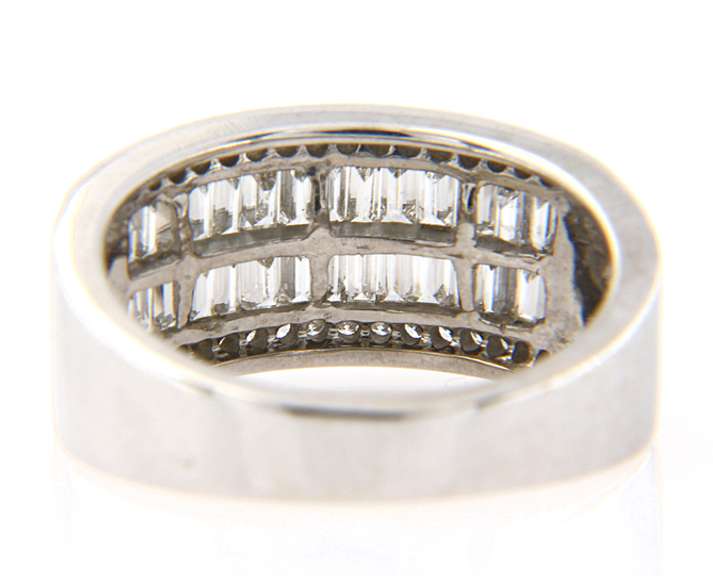 Attractive Baguette and Round Diamond Double Band
