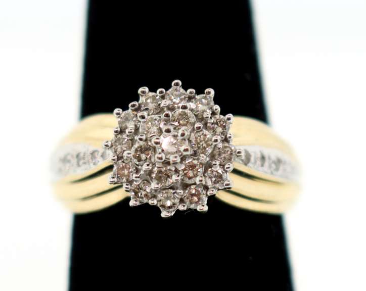 Round Diamond Cluster Ring with Gorgeous 10k Gold Band