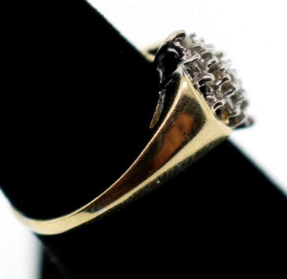 10k Gold Geometric Diamond Cluster Ring