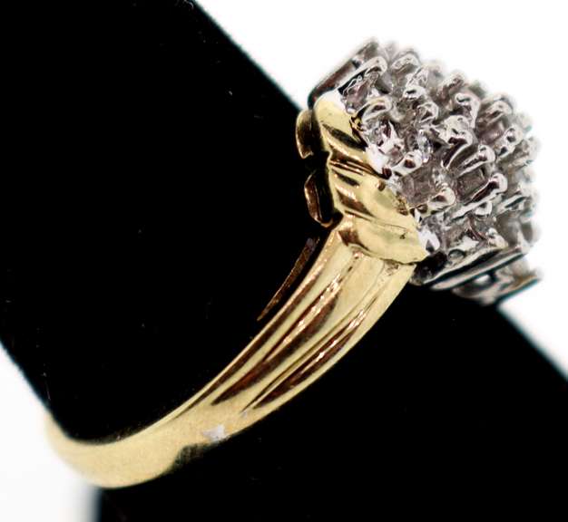Sparkling 10k Gold Diamond Ring