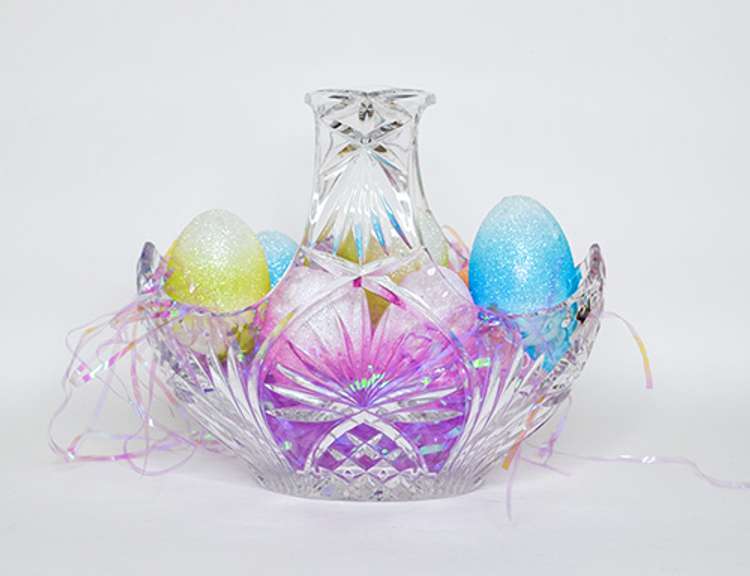 Gorgeous Large Clear Crystal Handled Basket With Pineapple / Fern Pattern