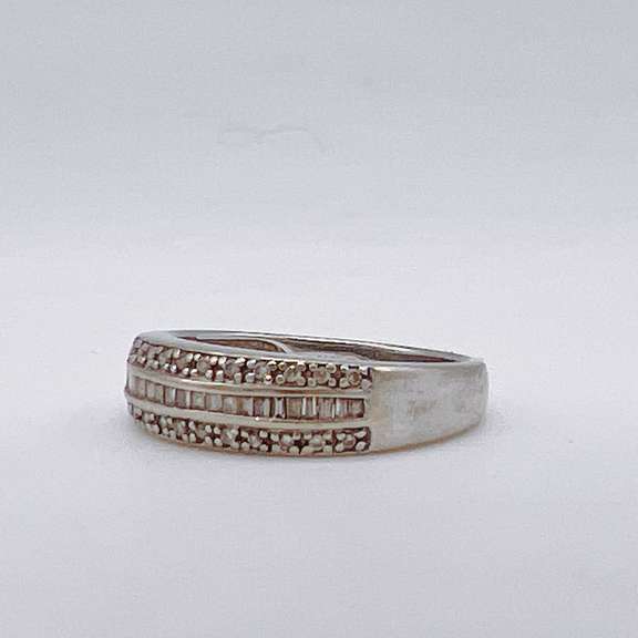 14kt Gold & Diamond Ring